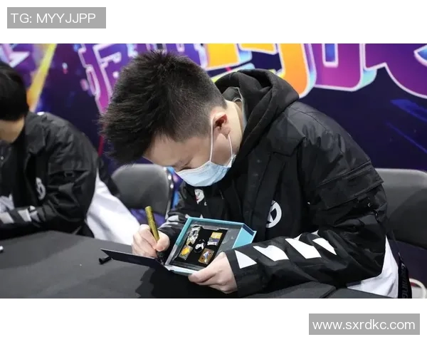 周静专访:从新手到职业选手的CSGO成长之路与心路历程 周静专访:从新手到职业选手的CSGO成长之路与心路历程