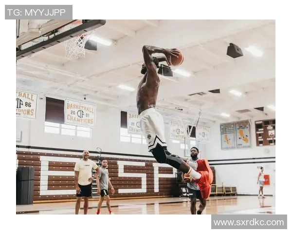 湖人全队备战季后赛,詹姆斯:必须全力以赴为总冠军而战 湖人全队备战季后赛,詹姆斯:必须全力以赴为总冠军而战